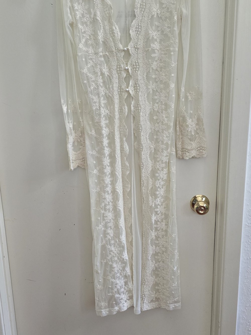 Main Strip Ivory Lace Sheer Robe - Picture 9 of 9